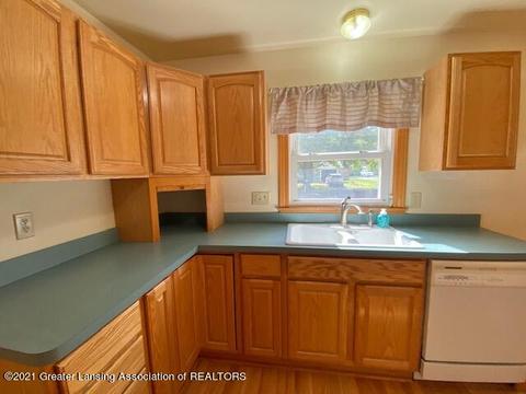 4162 Watson Ave, Holt, MI 48842 photo 2