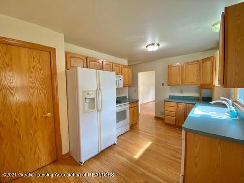 4162 Watson Ave, Holt, MI 48842 photo 5