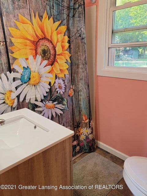 540 E Cavanaugh Rd, Lansing, MI 48910 photo 14