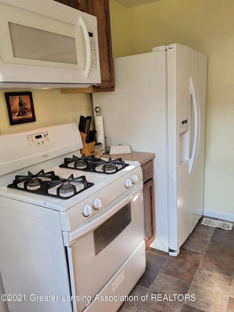 540 E Cavanaugh Rd, Lansing, MI 48910 photo 12