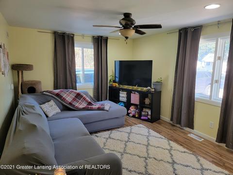 540 E Cavanaugh Rd, Lansing, MI 48910 photo 3