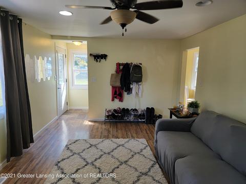 540 E Cavanaugh Rd, Lansing, MI 48910 photo 4