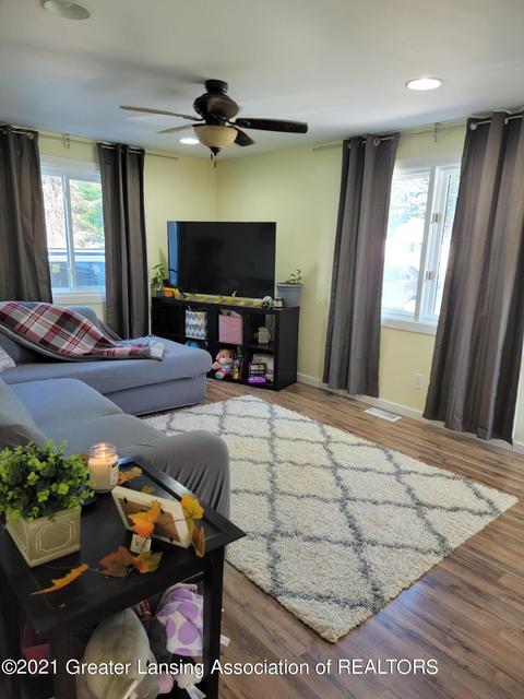 540 E Cavanaugh Rd, Lansing, MI 48910 photo 5