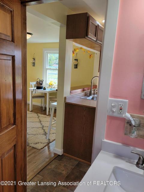 540 E Cavanaugh Rd, Lansing, MI 48910 photo 13