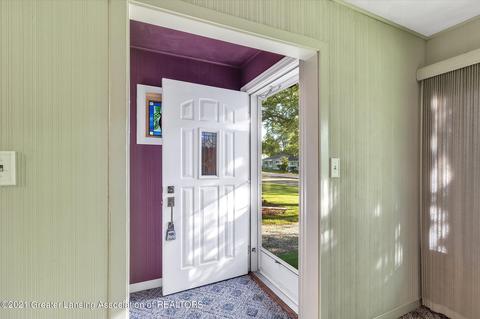 519 Iris Ave, Lansing, MI 48917 photo 4