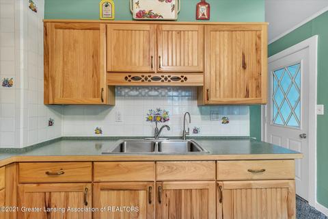 519 Iris Ave, Lansing, MI 48917 photo 13