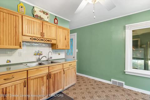 519 Iris Ave, Lansing, MI 48917 photo 9