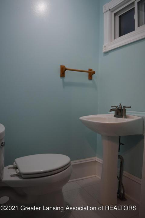227 E First St, Perry, MI 48872 photo 16
