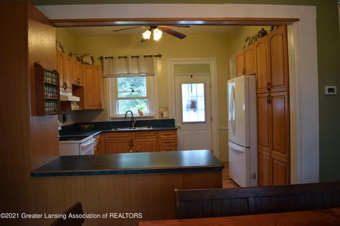 227 E First St, Perry, MI 48872 photo 12