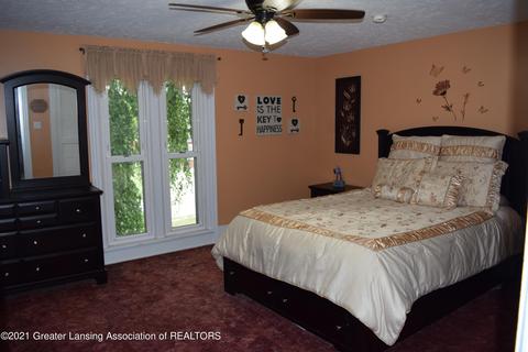 227 E First St, Perry, MI 48872 photo 18