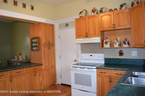227 E First St, Perry, MI 48872 photo 14