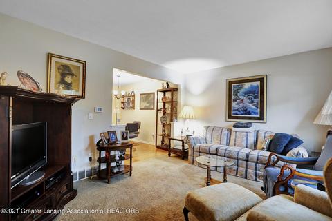 6301 Beechfield Dr, Lansing, MI 48911 photo 4