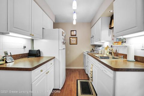 6301 Beechfield Dr, Lansing, MI 48911 photo 7