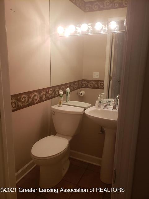 6319 Beechfield Dr, Lansing, MI 48911 photo 5