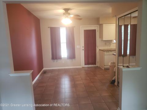 6319 Beechfield Dr, Lansing, MI 48911 photo 3
