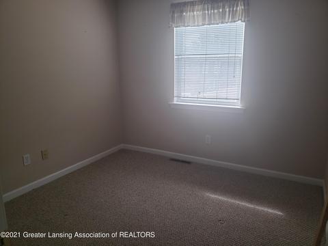 6319 Beechfield Dr, Lansing, MI 48911 photo 10