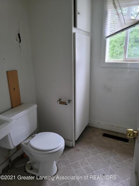 3933 Phoenix Dr, Lansing, MI 48911 photo 12