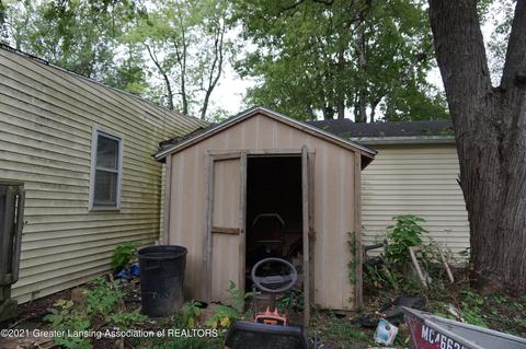 2376 Aurelius Rd, Holt, MI 48842 photo 2