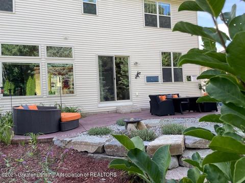 7825 Ashbrook Dr, Haslett, MI 48840 photo 2