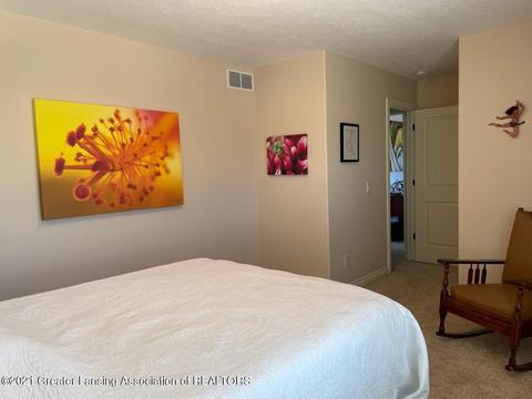 7825 Ashbrook Dr, Haslett, MI 48840 photo 15
