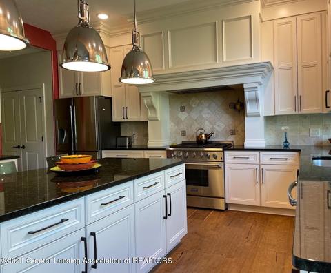 7825 Ashbrook Dr, Haslett, MI 48840 photo 8