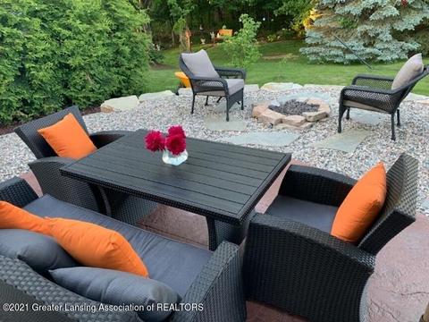 7825 Ashbrook Dr, Haslett, MI 48840 photo 23