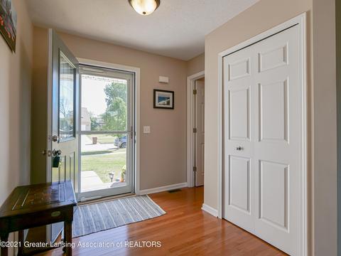 202 Ware St, Mason, MI 48854 photo 2