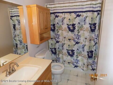 2575 Schippell St, Holt, MI 48842 photo 8