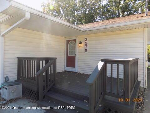 2575 Schippell St, Holt, MI 48842 photo 2
