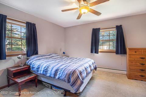 304 E Buchanan St, Saint Johns, MI 48879 photo 12