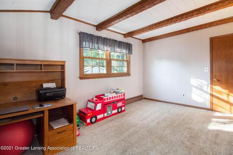 304 E Buchanan St, Saint Johns, MI 48879 photo 7