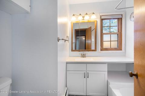 304 E Buchanan St, Saint Johns, MI 48879 photo 14