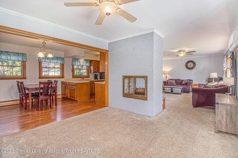 304 E Buchanan St, Saint Johns, MI 48879 photo 6