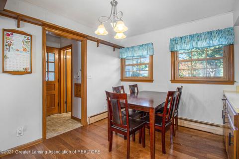 304 E Buchanan St, Saint Johns, MI 48879 photo 4