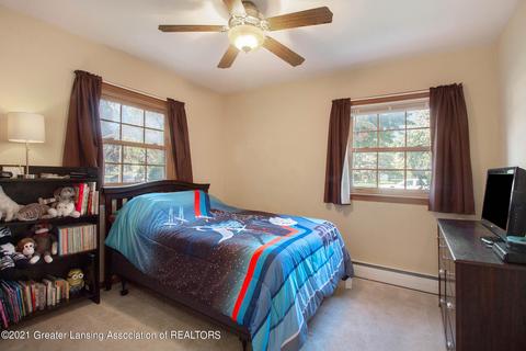 304 E Buchanan St, Saint Johns, MI 48879 photo 13