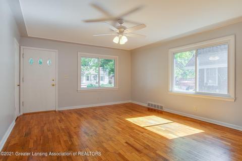 2008 Lyons Ave, Lansing, MI 48910 photo 5