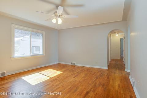 2008 Lyons Ave, Lansing, MI 48910 photo 4