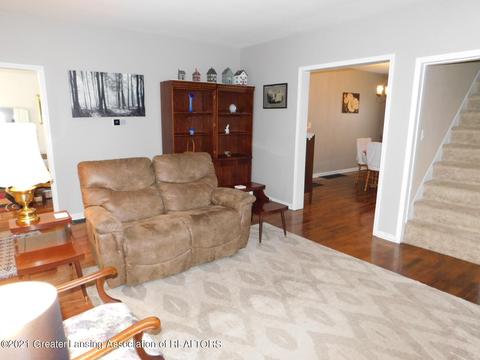 305 E Oak St, Mason, MI 48854 photo 7