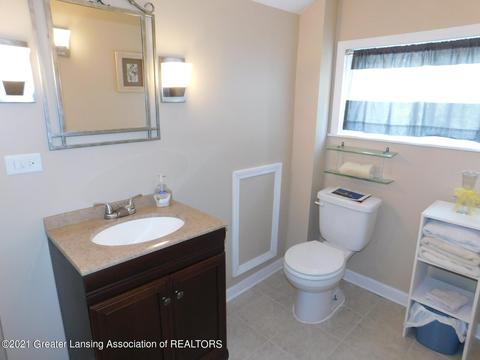 305 E Oak St, Mason, MI 48854 photo 27