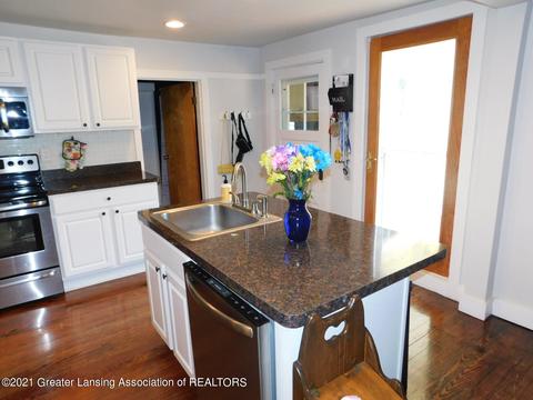 305 E Oak St, Mason, MI 48854 photo 14
