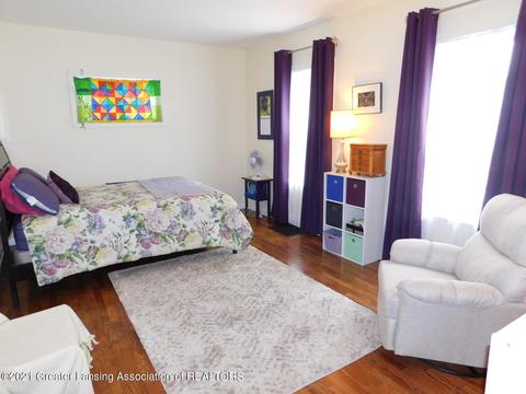 305 E Oak St, Mason, MI 48854 photo 18