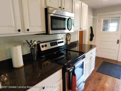 305 E Oak St, Mason, MI 48854 photo 15