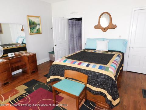 305 E Oak St, Mason, MI 48854 photo 19