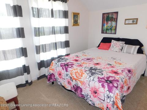 305 E Oak St, Mason, MI 48854 photo 25