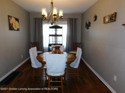 305 E Oak St, Mason, MI 48854 photo 10