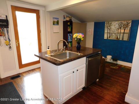 305 E Oak St, Mason, MI 48854 photo 12