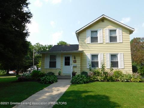 305 E Oak St, Mason, MI 48854 photo 2