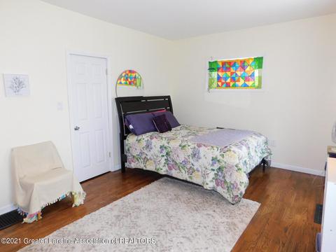 305 E Oak St, Mason, MI 48854 photo 17