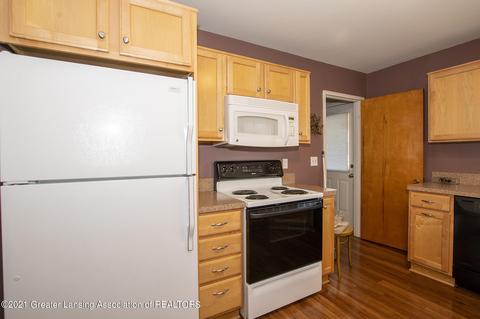 3424 Cornelia Dr, Lansing, MI 48917 photo 4