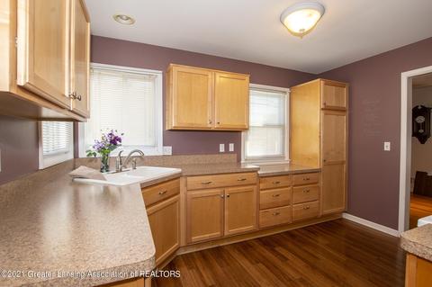 3424 Cornelia Dr, Lansing, MI 48917 photo 3